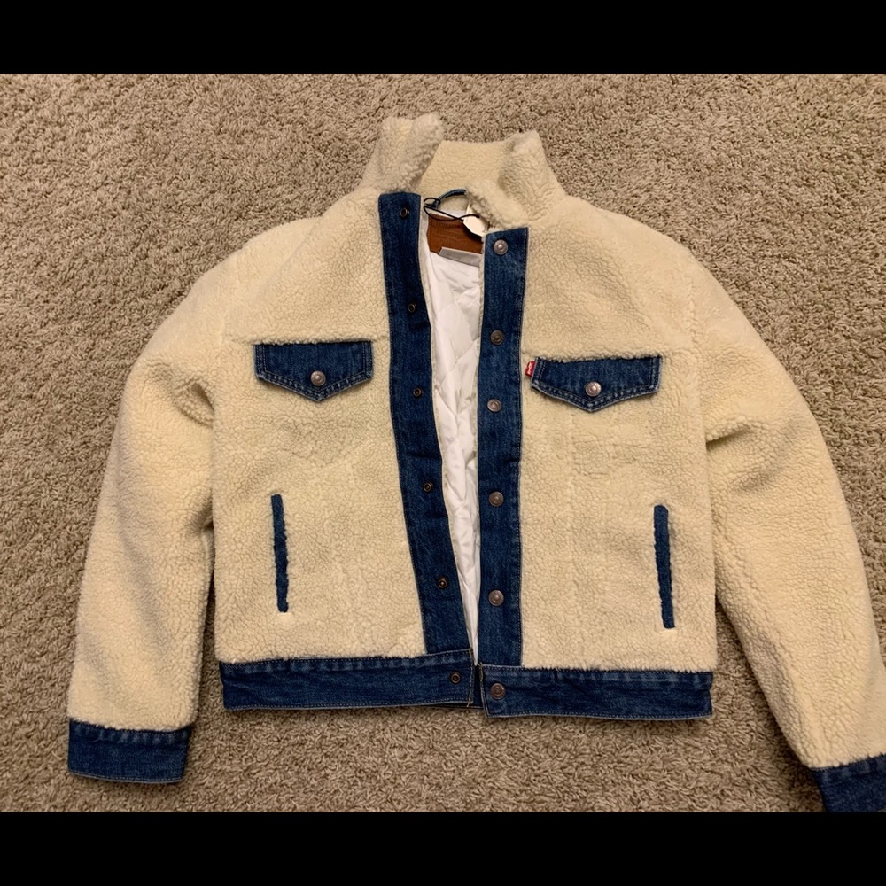 New with tag - Levi’s jacket
